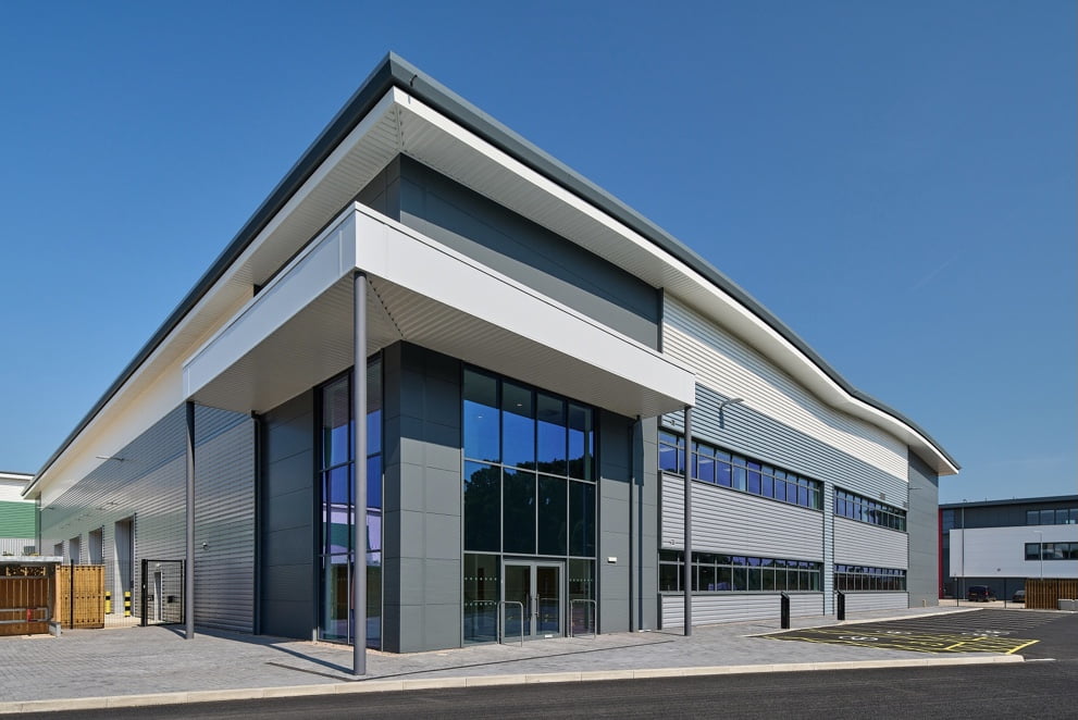 HARRIS LAMB INSTRUCTED TO LET SPECULATIVELY BUILT 38,000 SQ FT UNIT AT WORCESTER SIX 1 HARRIS LAMB INSTRUCTED TO LET SPECULATIVELY BUILT 38,000 SQ FT UNIT AT WORCESTER SIX